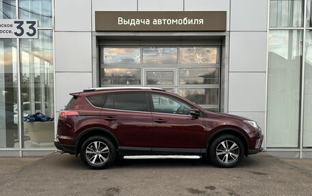 Toyota RAV4, 2017 год, 1 785 000 рублей, 4 фотография