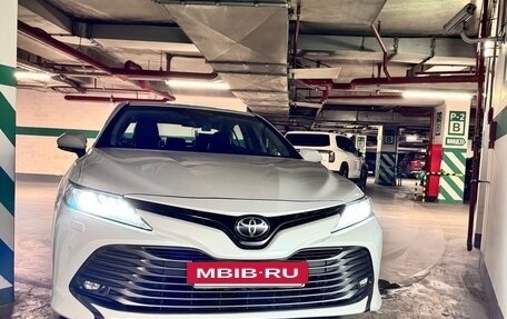 Toyota Camry, 2018 год, 3 400 000 рублей, 2 фотография