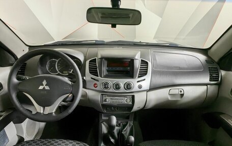 Mitsubishi L200 IV рестайлинг, 2013 год, 1 425 000 рублей, 11 фотография