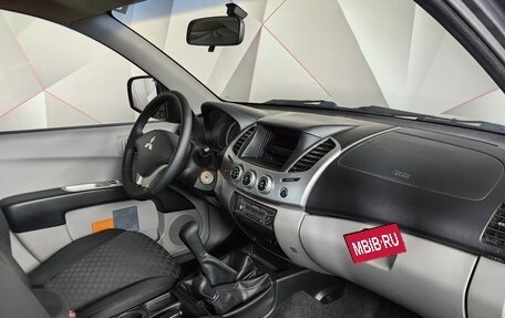 Mitsubishi L200 IV рестайлинг, 2013 год, 1 425 000 рублей, 10 фотография