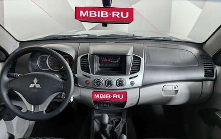 Mitsubishi L200 IV рестайлинг, 2013 год, 1 425 000 рублей, 12 фотография