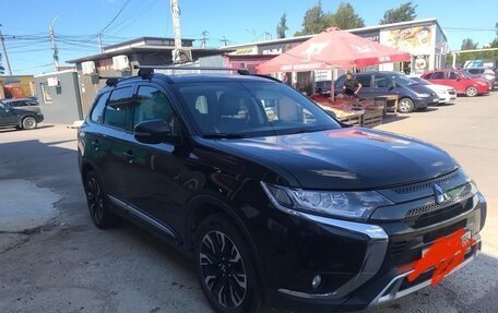 Mitsubishi Outlander III рестайлинг 3, 2021 год, 2 150 000 рублей, 2 фотография