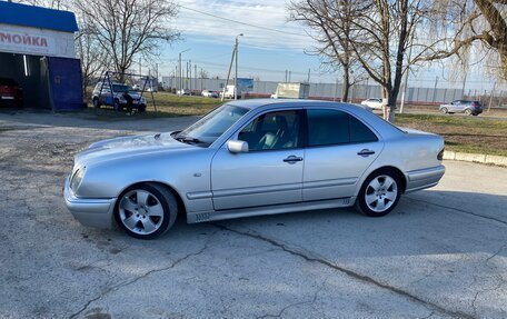 Mercedes-Benz E-Класс, 1997 год, 390 000 рублей, 3 фотография