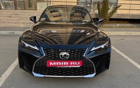 Lexus IS III, 2022 год, 2 850 000 рублей, 2 фотография