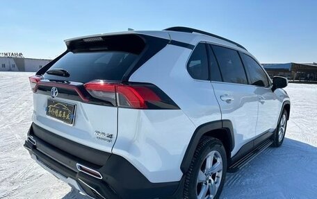 Toyota RAV4, 2021 год, 2 623 000 рублей, 6 фотография