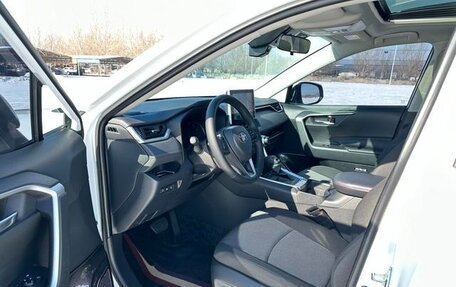 Toyota RAV4, 2021 год, 2 623 000 рублей, 7 фотография