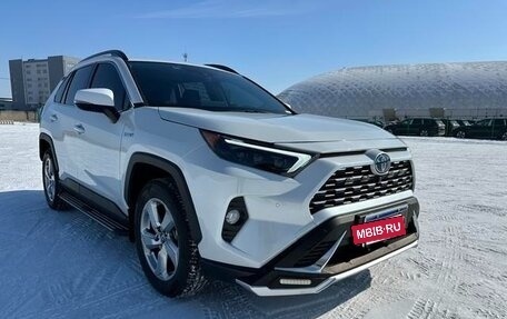 Toyota RAV4, 2021 год, 2 623 000 рублей, 3 фотография