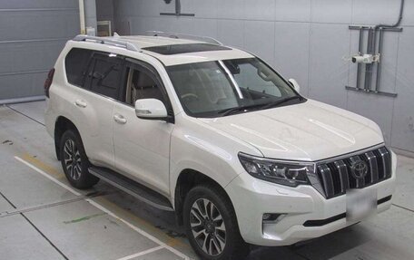 Toyota Land Cruiser Prado 150 рестайлинг 2, 2022 год, 4 200 444 рублей, 1 фотография
