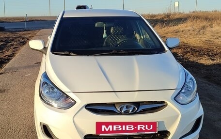 Hyundai Solaris II рестайлинг, 2012 год, 950 000 рублей, 6 фотография