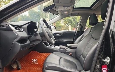 Toyota RAV4, 2021 год, 3 100 123 рублей, 14 фотография