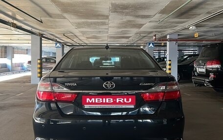 Toyota Camry, 2017 год, 2 500 000 рублей, 4 фотография