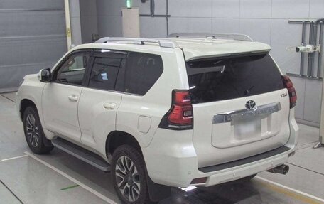 Toyota Land Cruiser Prado 150 рестайлинг 2, 2022 год, 4 200 444 рублей, 4 фотография