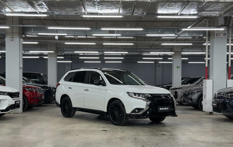 Mitsubishi Outlander III рестайлинг 3, 2022 год, 3 290 000 рублей, 7 фотография