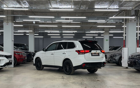 Mitsubishi Outlander III рестайлинг 3, 2022 год, 3 290 000 рублей, 9 фотография