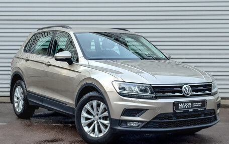 Volkswagen Tiguan II, 2020 год, 2 500 000 рублей, 3 фотография