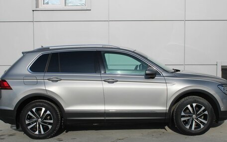 Volkswagen Tiguan II, 2019 год, 2 590 000 рублей, 4 фотография