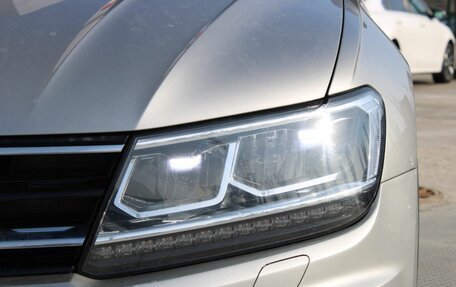 Volkswagen Tiguan II, 2019 год, 2 590 000 рублей, 9 фотография