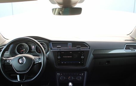 Volkswagen Tiguan II, 2019 год, 2 590 000 рублей, 15 фотография