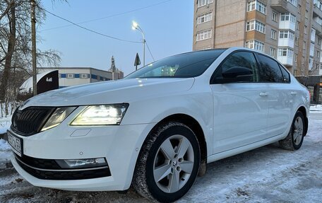 Skoda Octavia, 2017 год, 1 880 000 рублей, 3 фотография