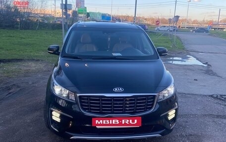 KIA Carnival III, 2019 год, 2 950 000 рублей, 2 фотография