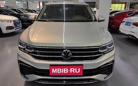 Volkswagen Tiguan II, 2022 год, 3 246 259 рублей, 2 фотография