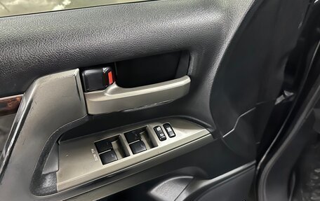 Toyota Land Cruiser 200, 2010 год, 3 100 000 рублей, 11 фотография