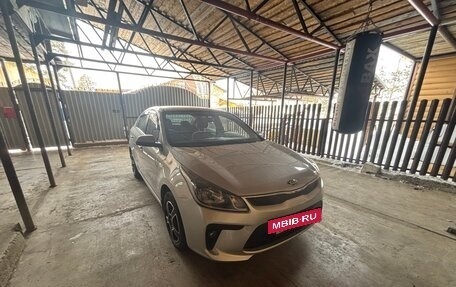 KIA Rio IV, 2018 год, 1 550 000 рублей, 2 фотография