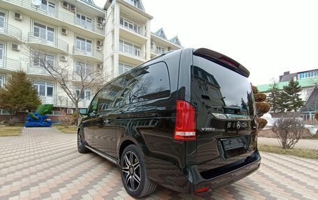 Mercedes-Benz V-Класс, 2023 год, 13 000 000 рублей, 7 фотография