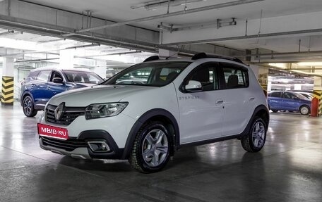 Renault Sandero II рестайлинг, 2018 год, 1 050 000 рублей, 1 фотография