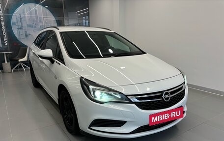 Opel Astra K, 2018 год, 1 175 000 рублей, 3 фотография