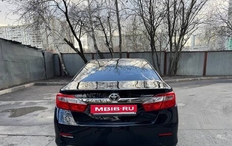 Toyota Camry, 2014 год, 1 800 000 рублей, 2 фотография