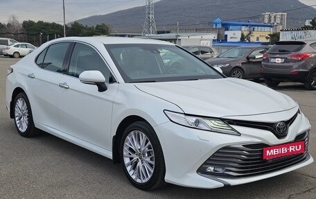 Toyota Camry, 2020 год, 3 340 000 рублей, 7 фотография