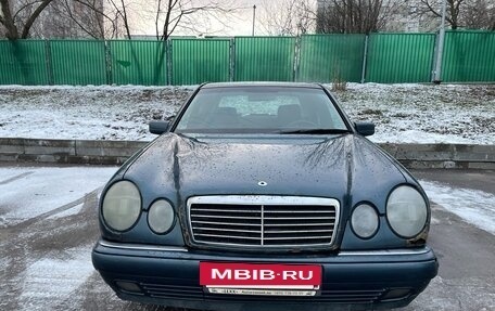 Mercedes-Benz E-Класс, 1999 год, 375 000 рублей, 3 фотография