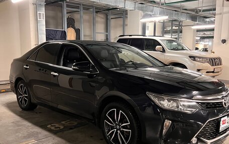 Toyota Camry, 2017 год, 2 280 000 рублей, 1 фотография