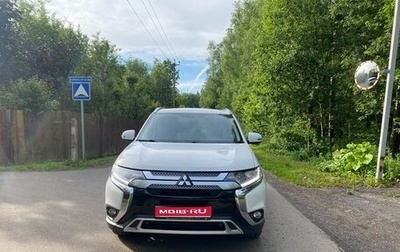 Mitsubishi Outlander III рестайлинг 3, 2018 год, 1 900 000 рублей, 1 фотография