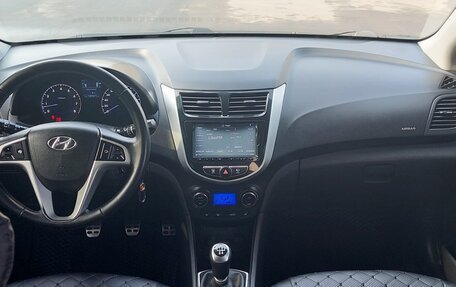 Hyundai Solaris II рестайлинг, 2011 год, 715 000 рублей, 22 фотография