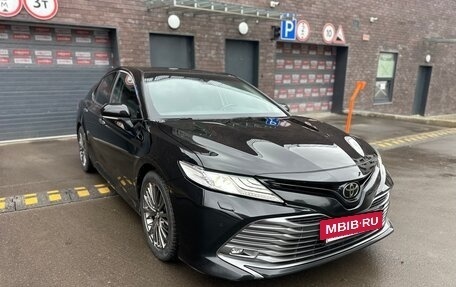 Toyota Camry, 2018 год, 2 440 000 рублей, 2 фотография