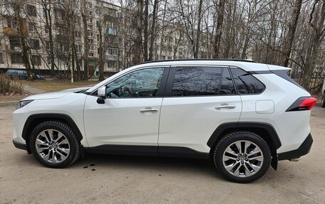 Toyota RAV4, 2021 год, 4 000 000 рублей, 2 фотография