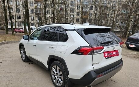 Toyota RAV4, 2021 год, 4 000 000 рублей, 3 фотография