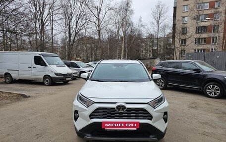 Toyota RAV4, 2021 год, 4 000 000 рублей, 14 фотография