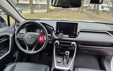 Toyota RAV4, 2021 год, 4 000 000 рублей, 7 фотография