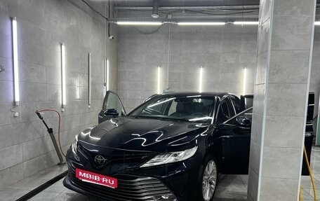 Toyota Camry, 2018 год, 2 900 000 рублей, 13 фотография