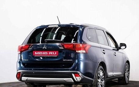 Mitsubishi Outlander III рестайлинг 3, 2016 год, 2 290 000 рублей, 6 фотография