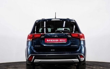 Mitsubishi Outlander III рестайлинг 3, 2016 год, 2 290 000 рублей, 5 фотография