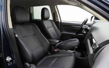 Mitsubishi Outlander III рестайлинг 3, 2016 год, 2 290 000 рублей, 13 фотография