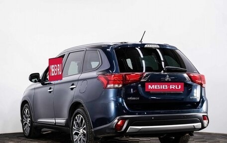 Mitsubishi Outlander III рестайлинг 3, 2016 год, 2 290 000 рублей, 4 фотография