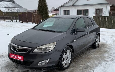 Opel Astra J, 2012 год, 699 000 рублей, 1 фотография