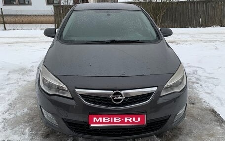 Opel Astra J, 2012 год, 699 000 рублей, 2 фотография