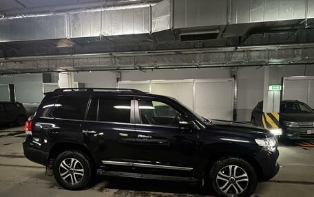 Toyota Land Cruiser 200, 2020 год, 8 800 000 рублей, 29 фотография
