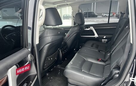 Toyota Land Cruiser 200, 2020 год, 8 800 000 рублей, 34 фотография